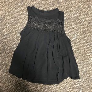 Cropped black tank top